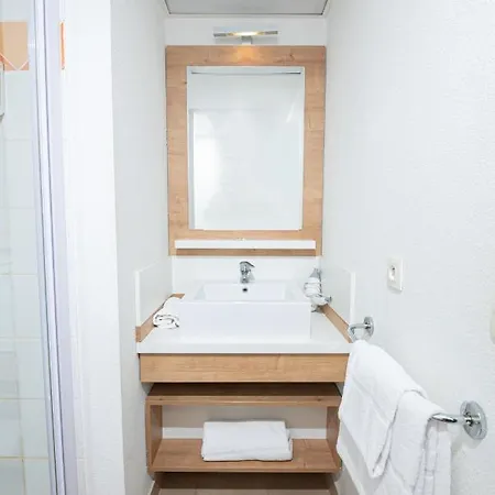 Privilodges Lumiere 3* Лион